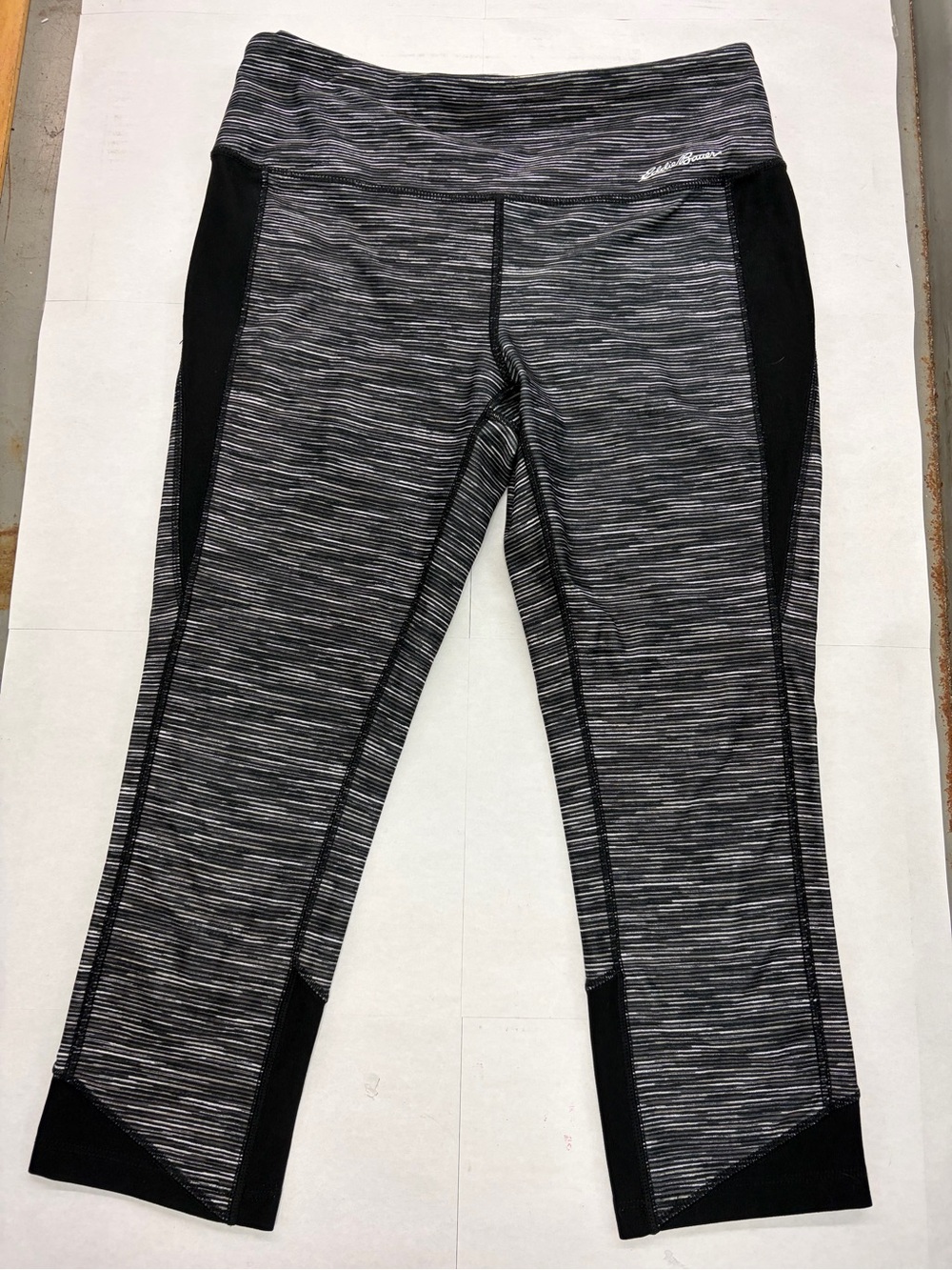 Eddie Bauer Athletic cropped length  Active Leggings